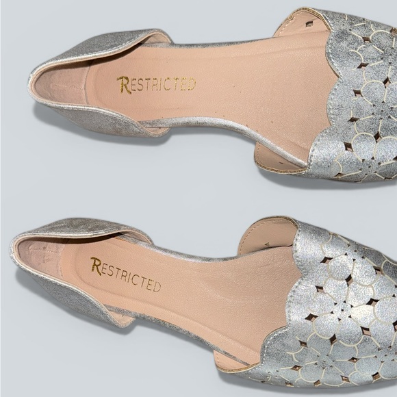Restricted Metallic Silver Scalloped D’Orsay Flats - Picture 3 of 6